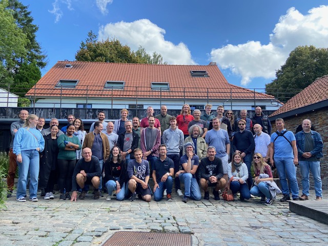 Lambda-X team Lambda-X Team of experts in optical systems